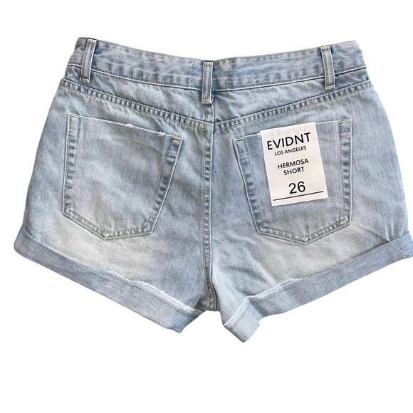 NWT Womens Cuffed Denim Shorts Distressed Light Wash 3” Inseam Size 26 - Picture 2 of 7